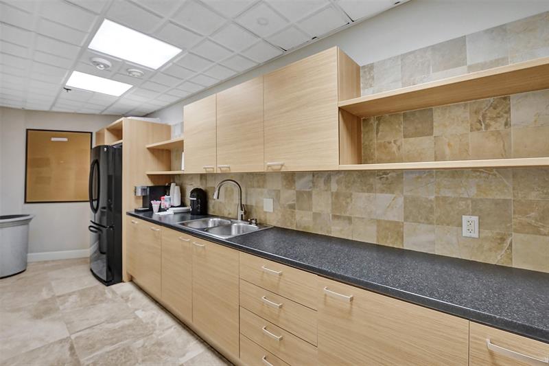 Image 29 of 96 For 3530 Mystic Pointe Dr  2308