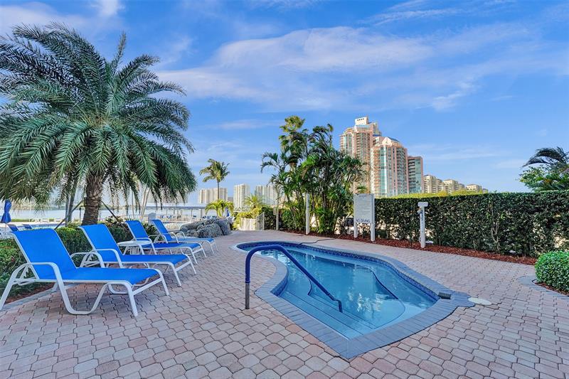 Image 34 of 96 For 3530 Mystic Pointe Dr  2308