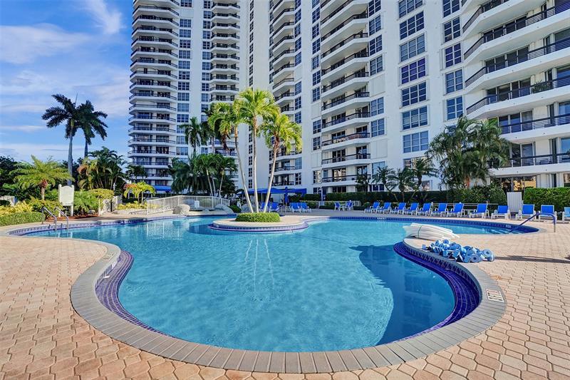 Image 37 of 96 For 3530 Mystic Pointe Dr  2308