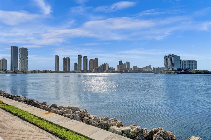 Image 39 of 96 For 3530 Mystic Pointe Dr  2308