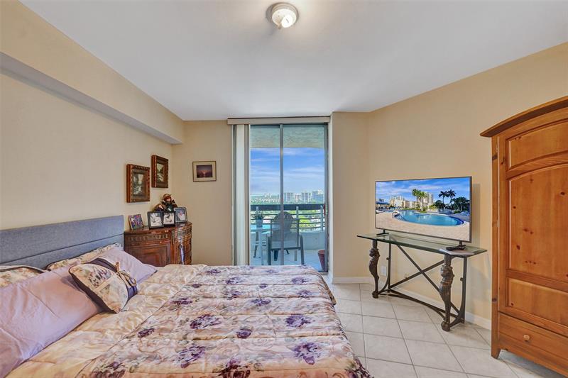 Image 43 of 96 For 3530 Mystic Pointe Dr  2308
