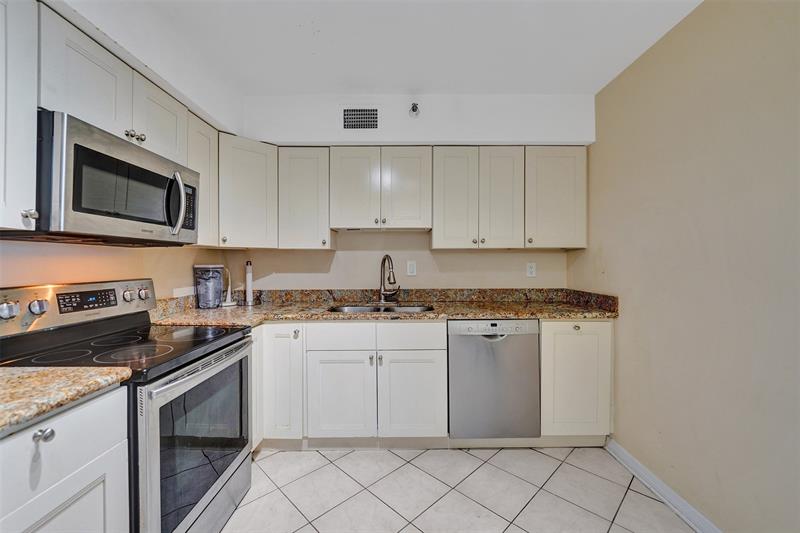Image 65 of 96 For 3530 Mystic Pointe Dr  2308
