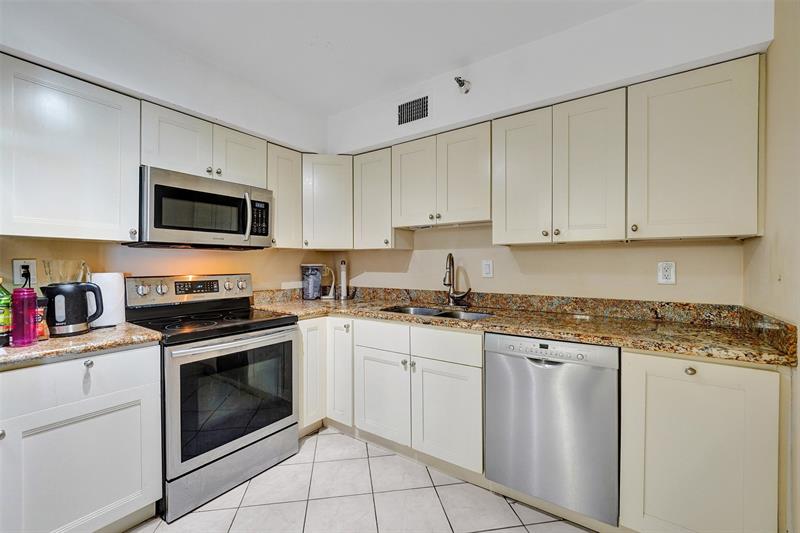 Image 66 of 96 For 3530 Mystic Pointe Dr  2308