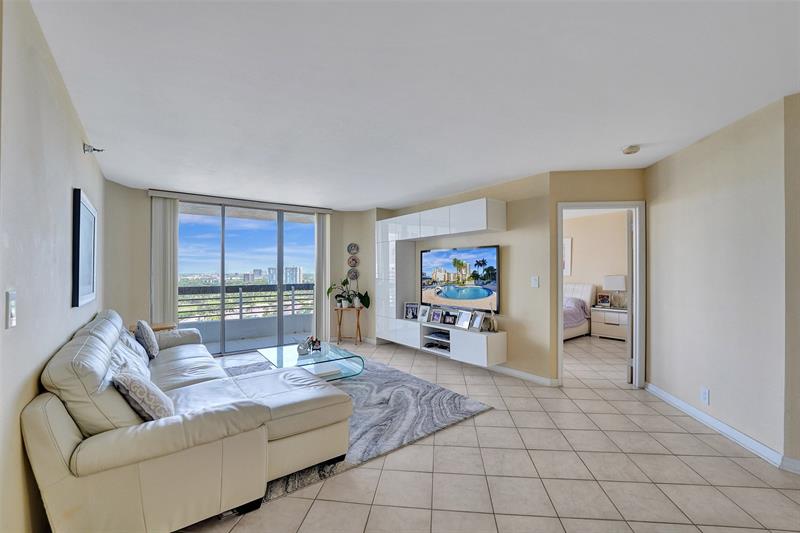 Image 68 of 96 For 3530 Mystic Pointe Dr  2308