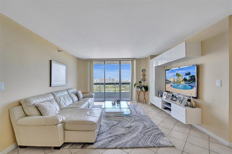 Image 69 of 96 For 3530 Mystic Pointe Dr  2308