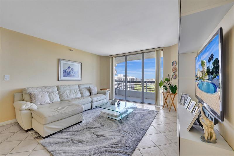 Image 71 of 96 For 3530 Mystic Pointe Dr  2308