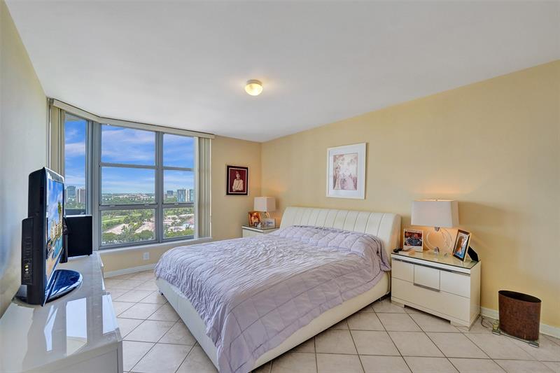 Image 74 of 96 For 3530 Mystic Pointe Dr  2308