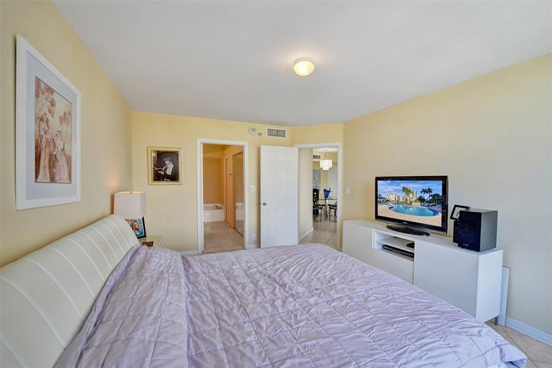 Image 78 of 96 For 3530 Mystic Pointe Dr  2308