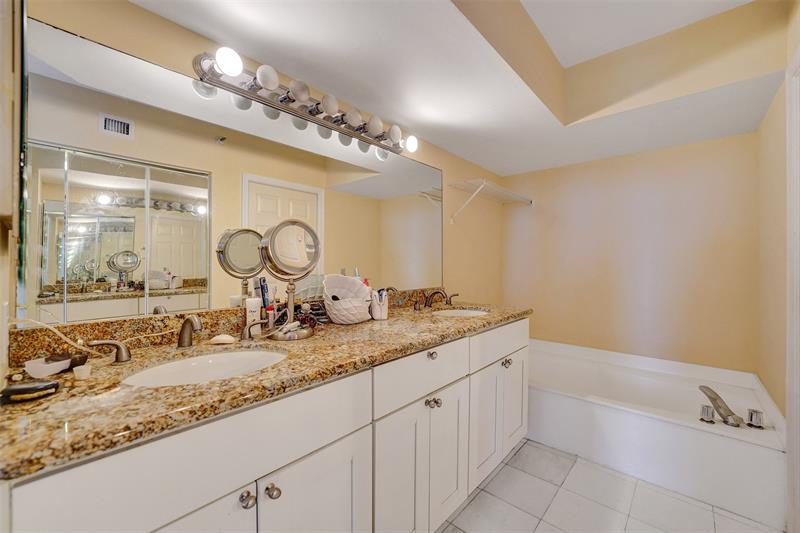 Image 79 of 96 For 3530 Mystic Pointe Dr  2308