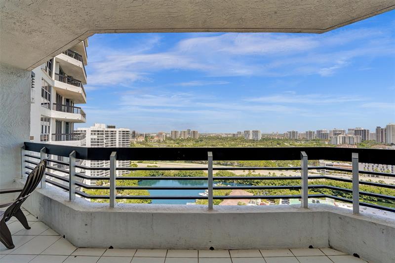 Image 84 of 96 For 3530 Mystic Pointe Dr  2308