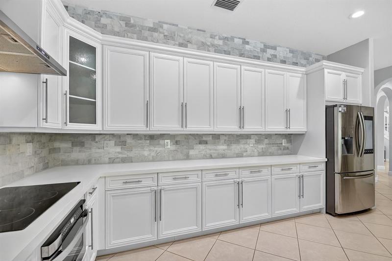 Image 3 of 70 For 9141 Pineville Dr