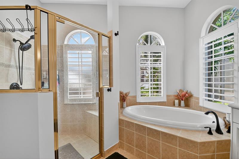 Image 33 of 70 For 9141 Pineville Dr