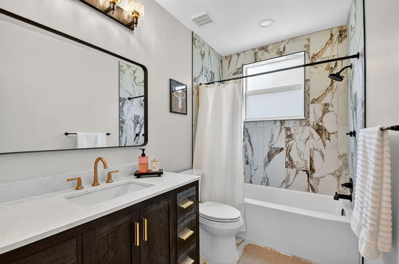 Image 37 of 70 For 9141 Pineville Dr