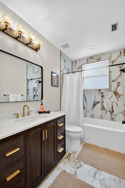 Image 38 of 70 For 9141 Pineville Dr