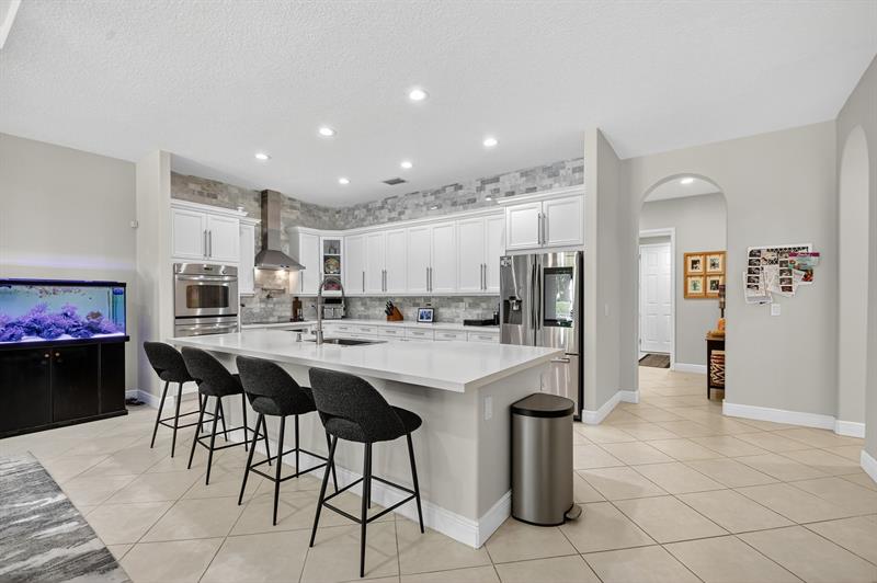 Image 7 of 70 For 9141 Pineville Dr