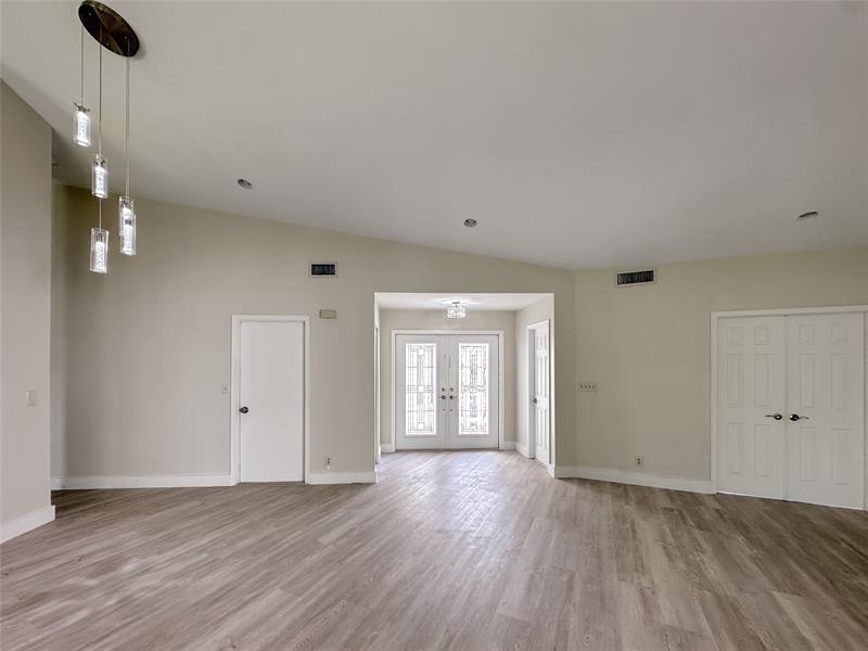 Image 10 of 37 For 7360 54th St
