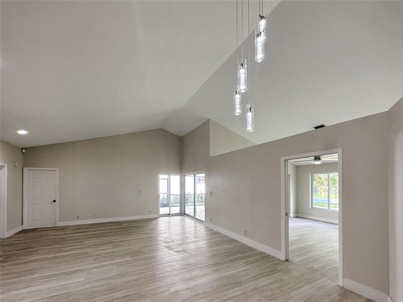 Image 11 of 37 For 7360 54th St