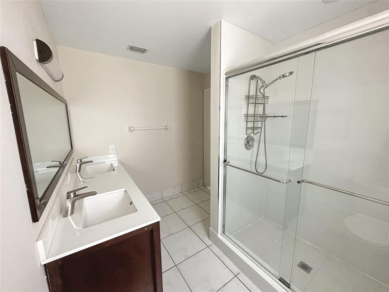 Image 24 of 37 For 7360 54th St