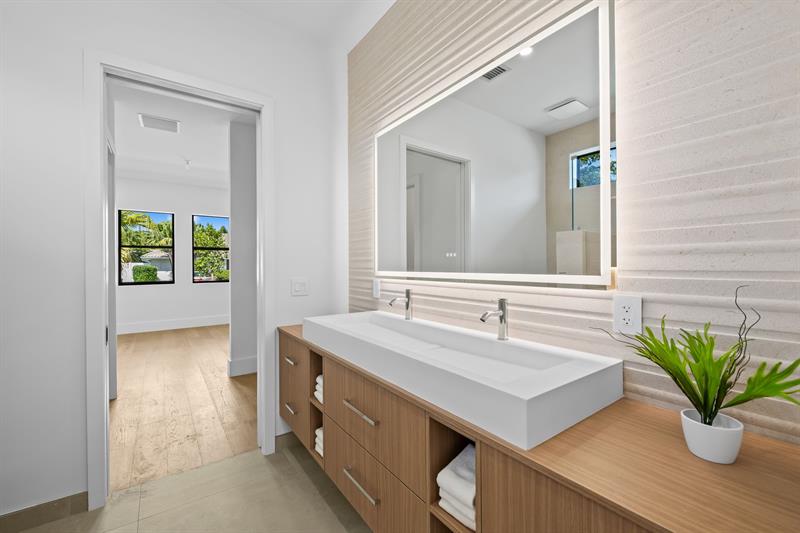Image 19 of 28 For 4516 22nd Rd