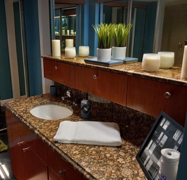 Image 11 of 40 For 105 Lake Emerald Dr  711