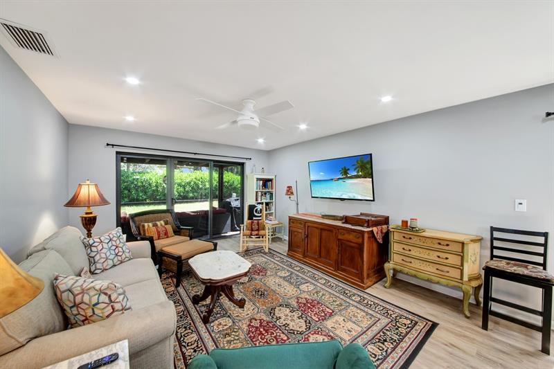 Image 6 of 20 For 4425 Cordia Cir