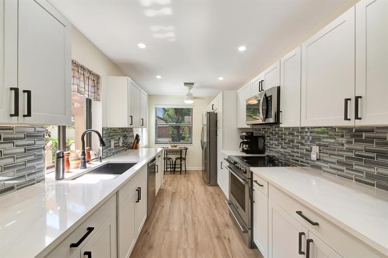 Image 8 of 20 For 4425 Cordia Cir