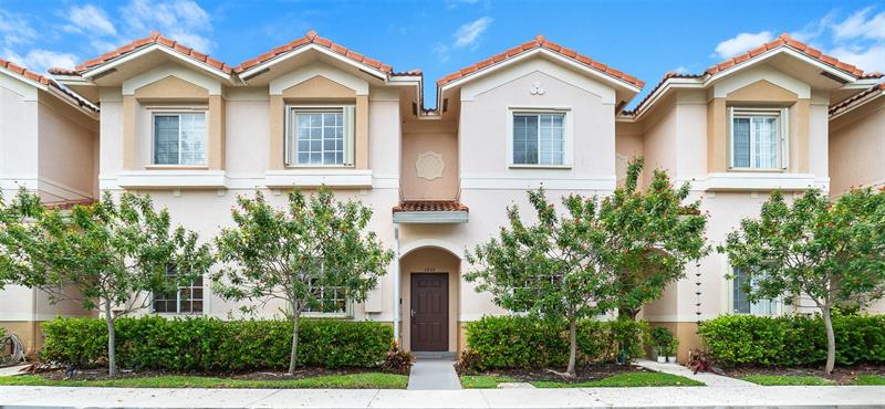 Details for 8888 Isles Cr, Tamarac, FL 33321