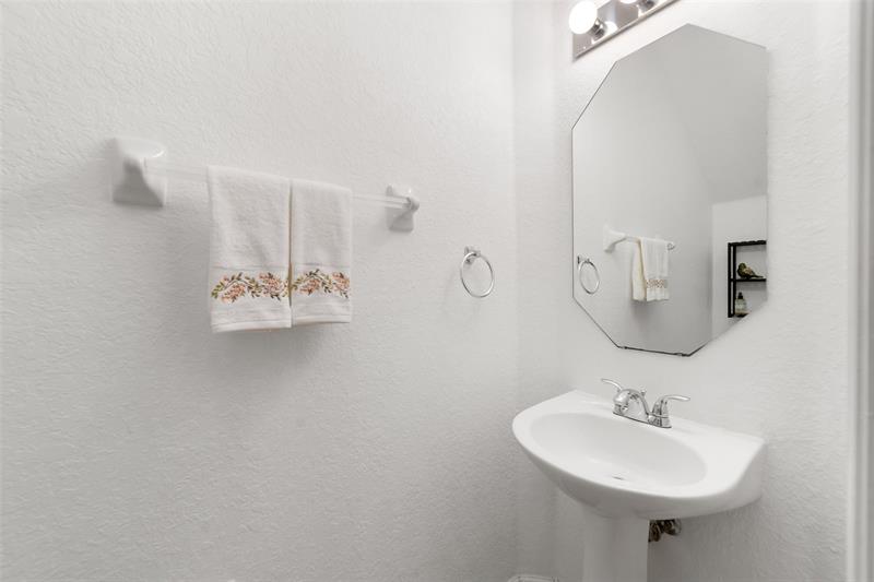 Image 13 of 25 For 8888 Isles Cr