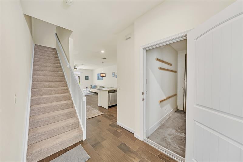 Image 10 of 53 For 374 1st Dr  374