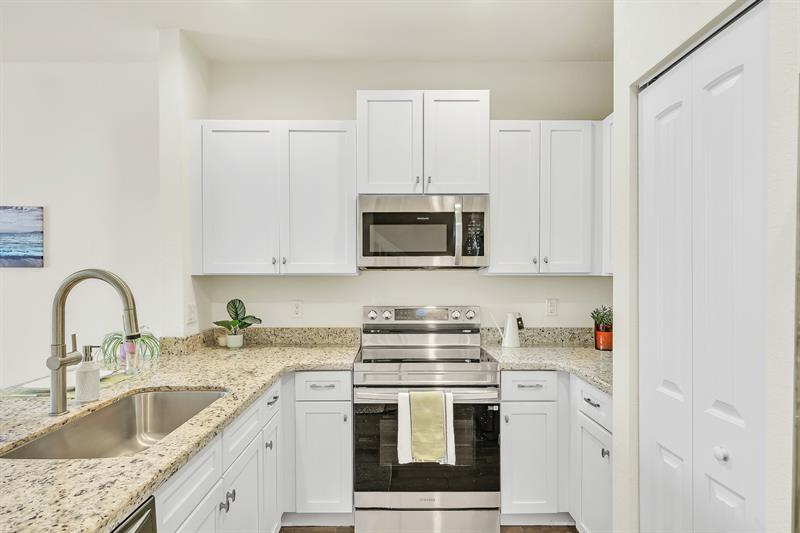 Image 11 of 53 For 374 1st Dr  374