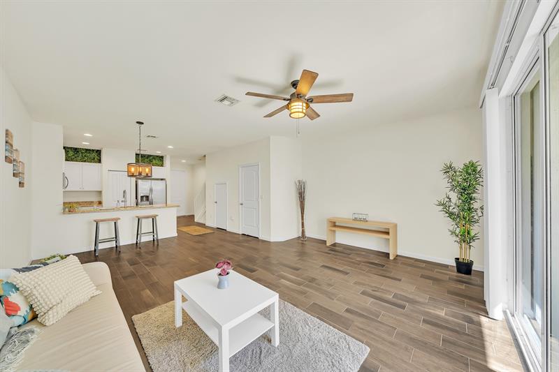 Image 13 of 53 For 374 1st Dr  374