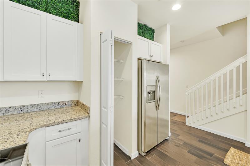 Image 17 of 53 For 374 1st Dr  374