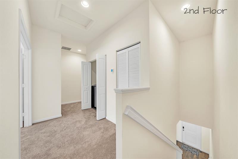 Image 21 of 53 For 374 1st Dr  374