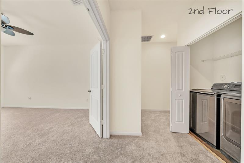 Image 22 of 53 For 374 1st Dr  374
