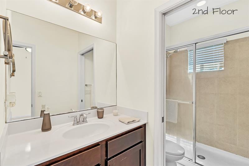 Image 29 of 53 For 374 1st Dr  374