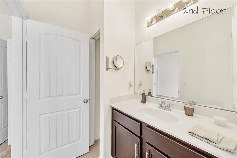 Image 31 of 53 For 374 1st Dr  374