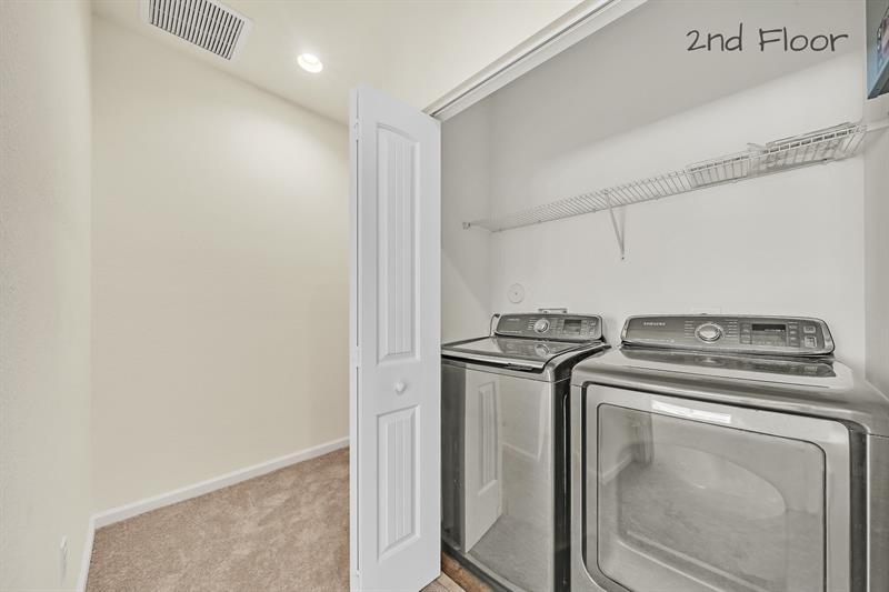 Image 33 of 53 For 374 1st Dr  374