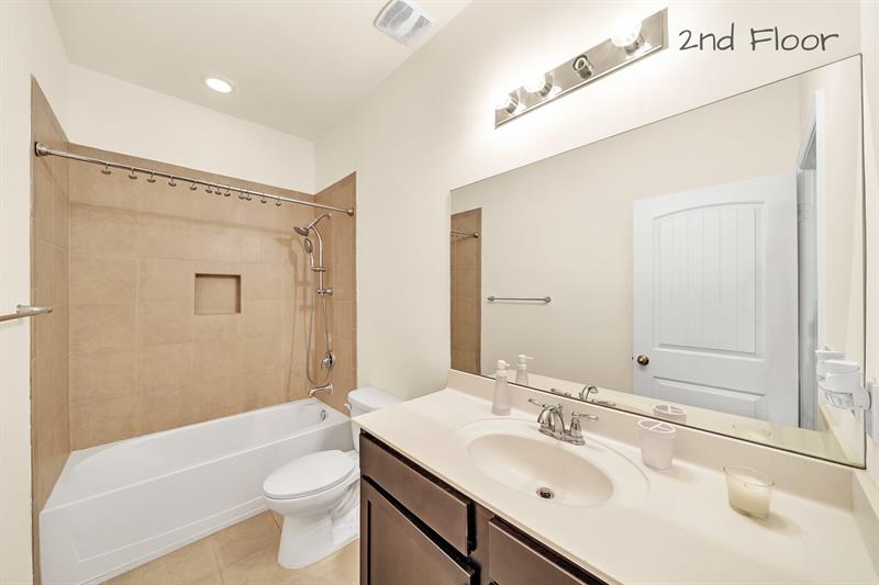 Image 36 of 53 For 374 1st Dr  374