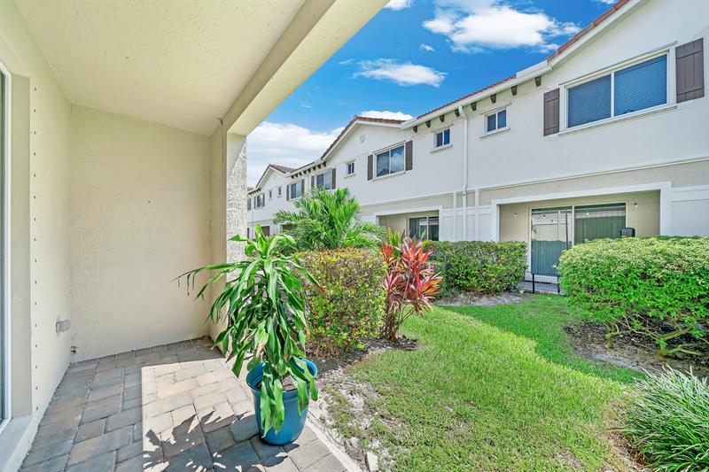 Image 44 of 53 For 374 1st Dr  374