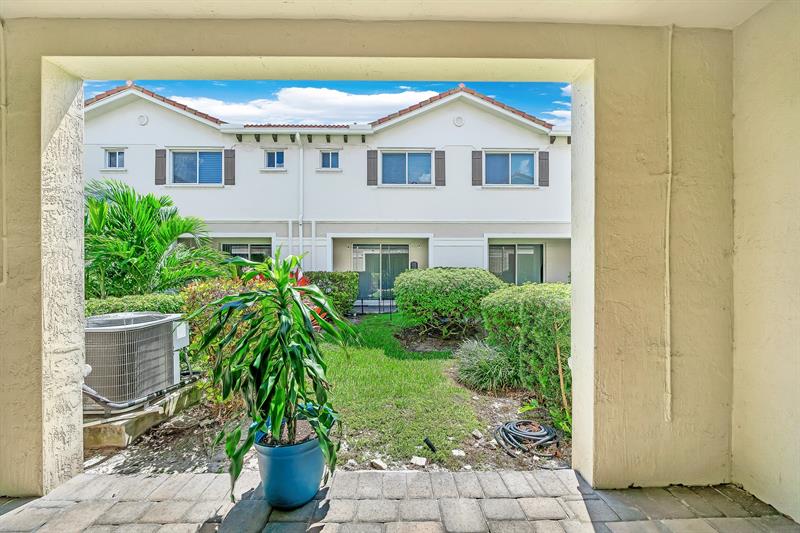 Image 47 of 53 For 374 1st Dr  374