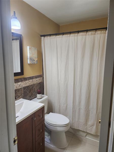 Image 17 of 25 For 6831 81st Pl