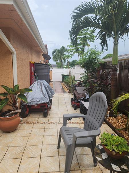 Image 19 of 25 For 6831 81st Pl
