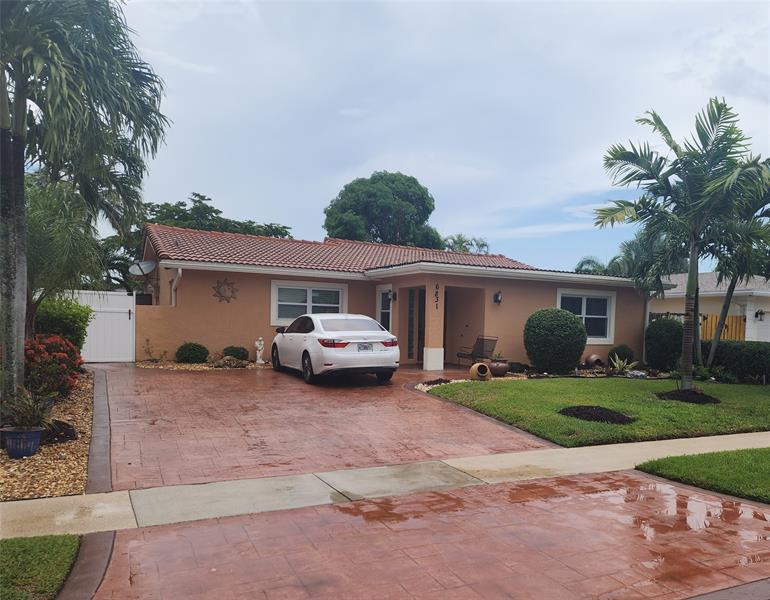 Image 2 of 25 For 6831 81st Pl