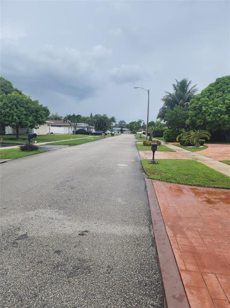 Image 23 of 25 For 6831 81st Pl