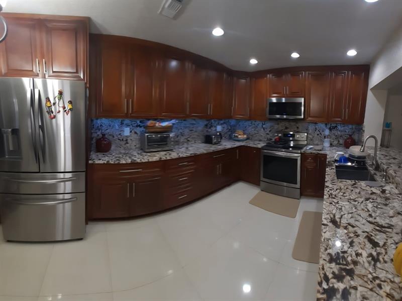 Image 4 of 25 For 6831 81st Pl