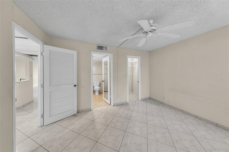 Image 18 of 42 For 7 Royal Palm Way  4080