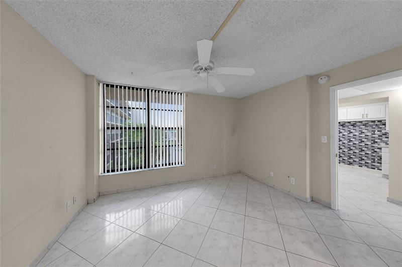 Image 21 of 42 For 7 Royal Palm Way  4080