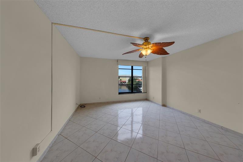 Image 22 of 42 For 7 Royal Palm Way  4080