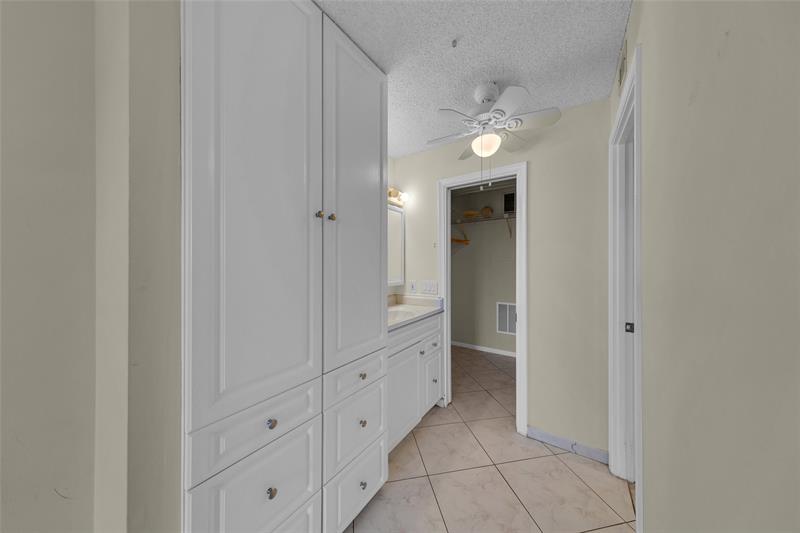Image 25 of 42 For 7 Royal Palm Way  4080