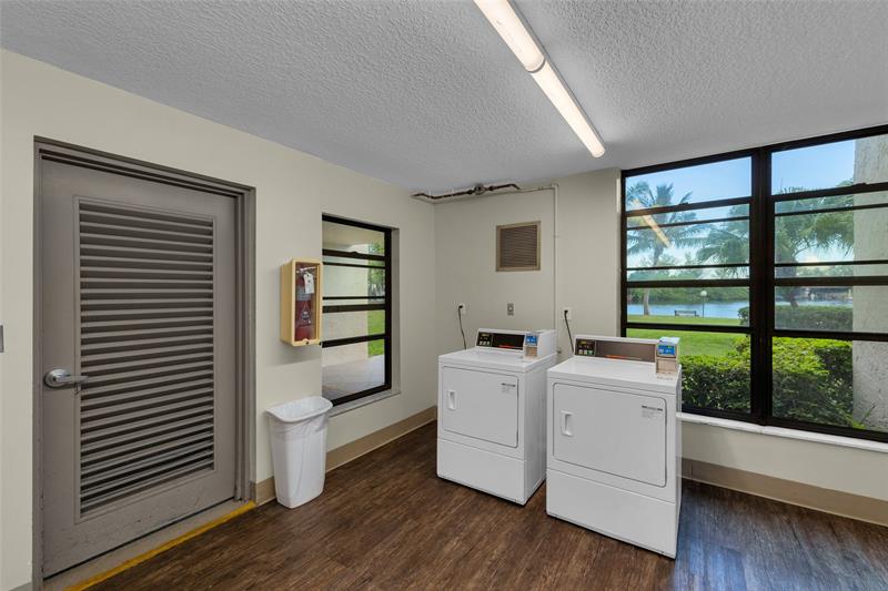 Image 33 of 42 For 7 Royal Palm Way  4080